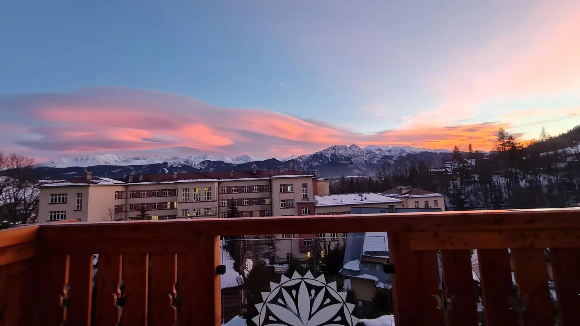 Villa Fortuna - Regionalne Apartamenty & Spa - Sauna, Grill, Jacuzzi Z Widokiem Na Tatry Закопане Польша